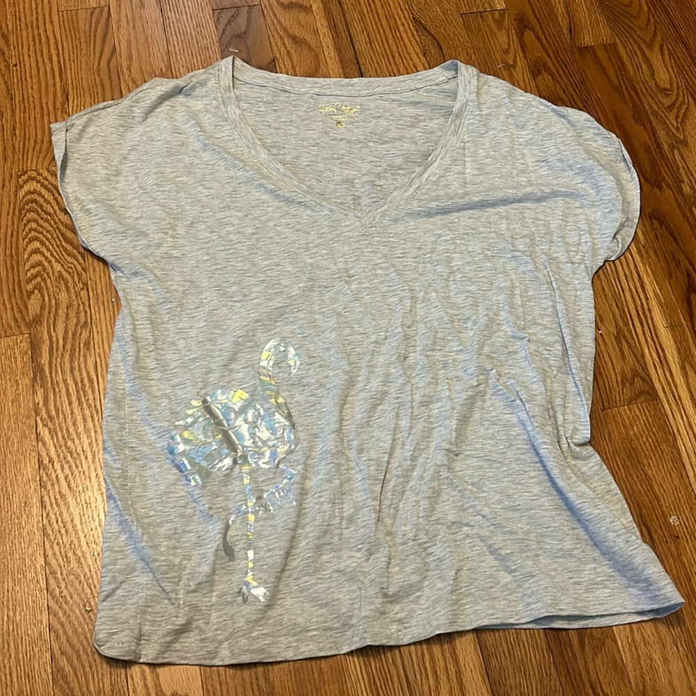 Lilly Pulitzer Graphic V Neck Tshirt
